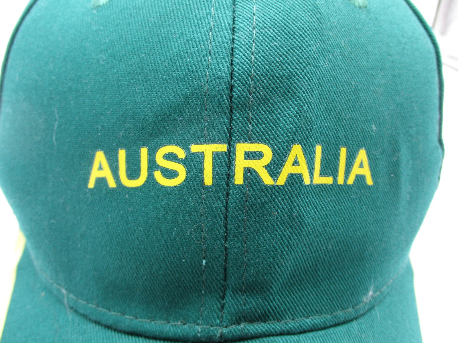 Australia Hat Cap Strap Back Mens One Size Green Yellow Kangaroo Emu Souvenir1