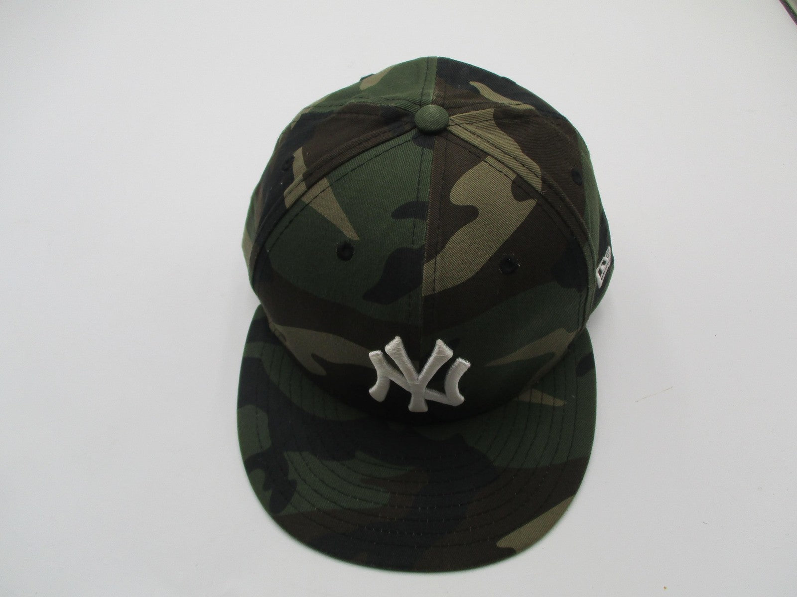New York Yankees Hat Cap Fitted Mens 7 1/2 Camo MLB Baseball 59FIFTY New Era9
