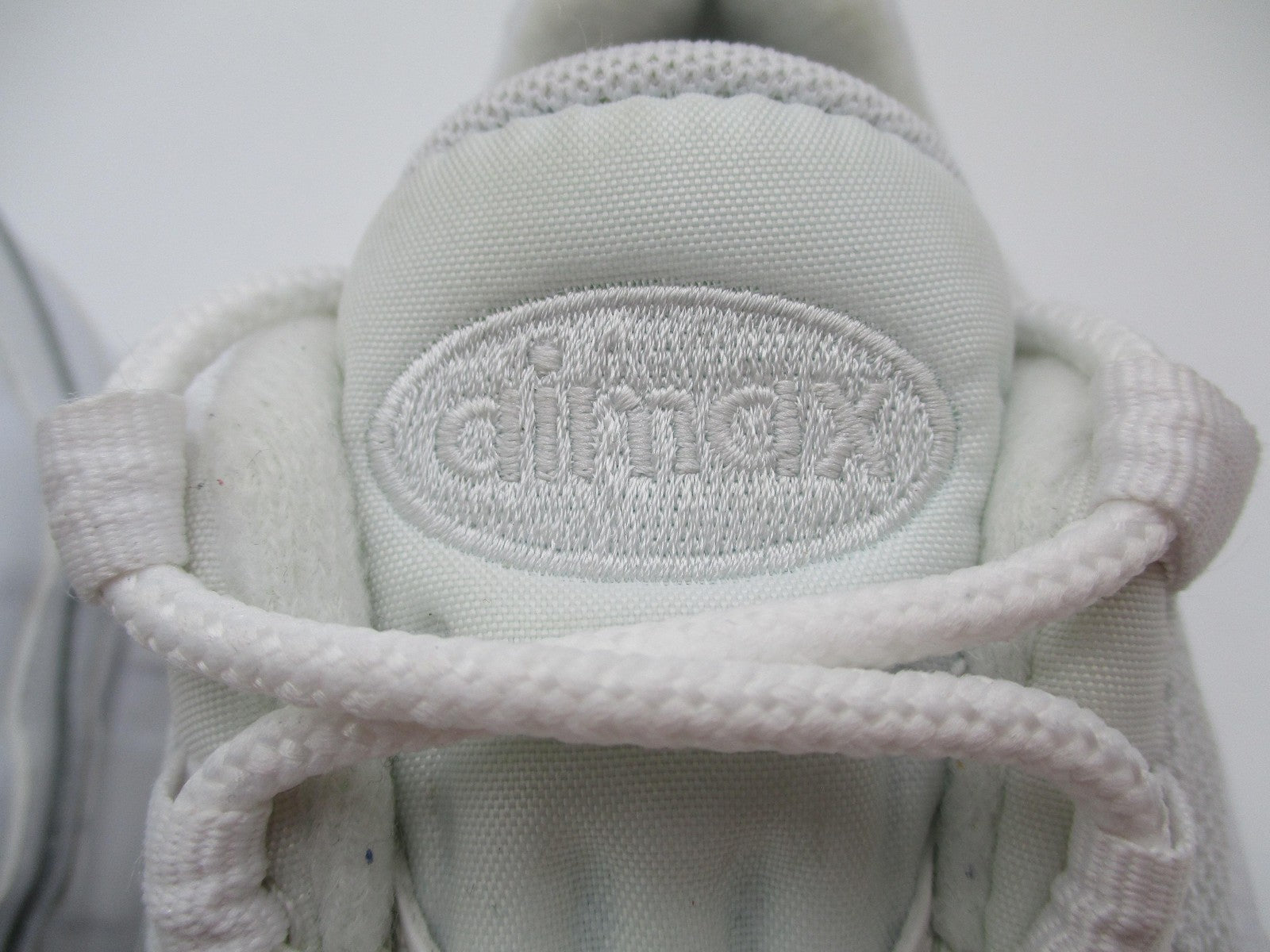 Nike Air Max 95 Shoes Youth Size 6.5Y Triple White Leather Sneakers CJ3906-1002