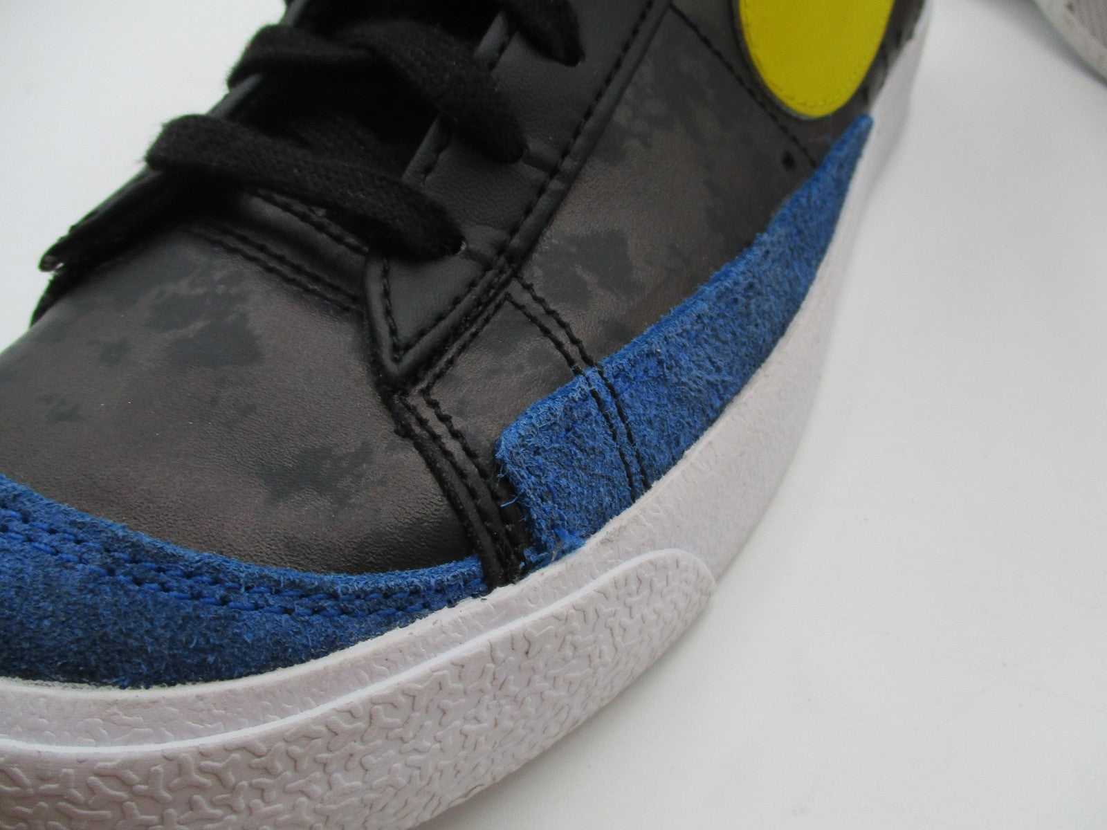 Nike Blazer Mid '77 Peace Love Basketball Shoes Mens 8.5 Black DC1414-001 (1U6)19