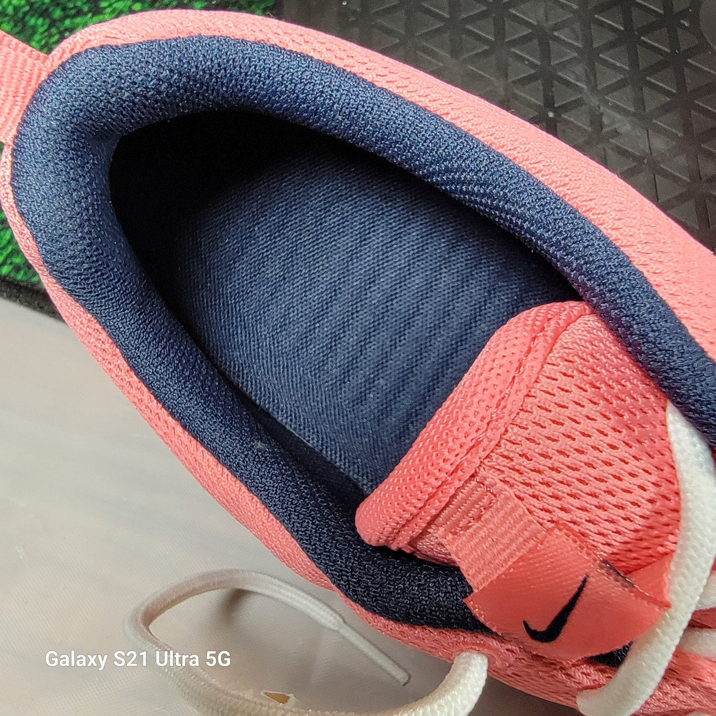 Nike Women's Roshe One Sneakers Running Gym Sea Coral 844994 801 Sz 9.5