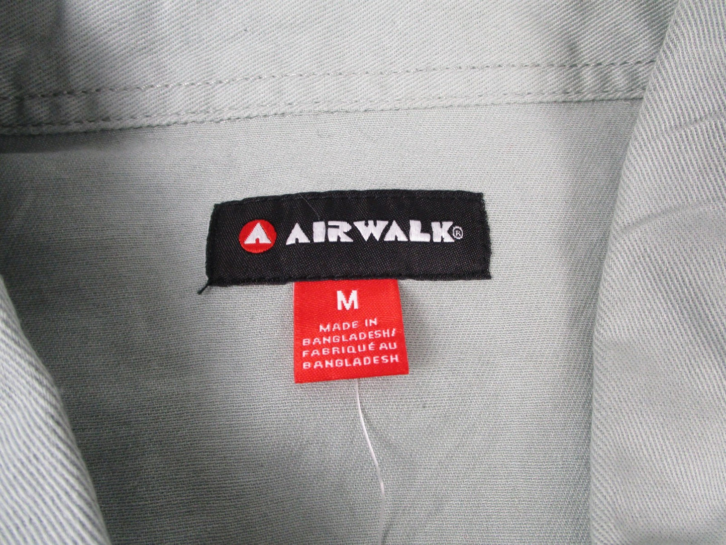 Airwalk Shirt Mens Medium Gray Skull Graphic Skateboarding Woven Button Up 13252