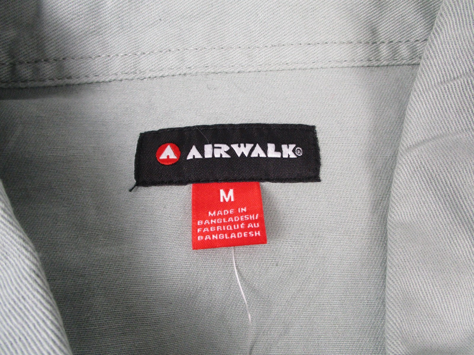 Airwalk Shirt Mens Medium Gray Skull Graphic Skateboarding Woven Button Up 13252