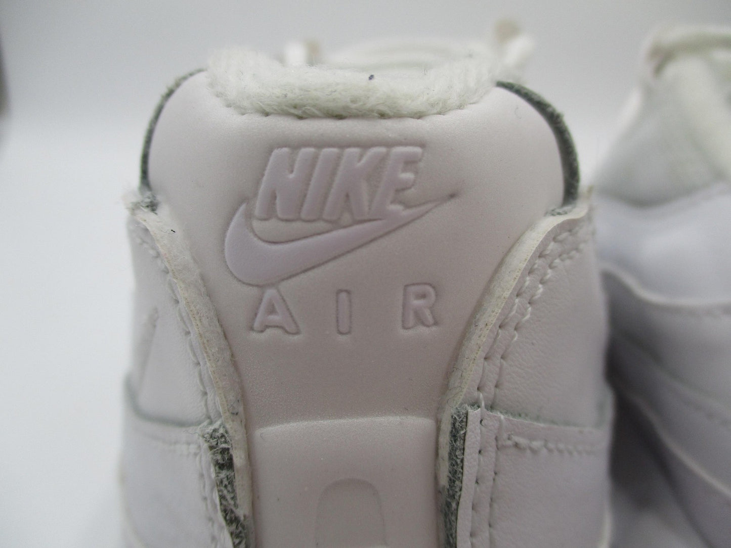 Nike Air Max 95 Shoes Youth Size 6.5Y Triple White Leather Sneakers CJ3906-10011