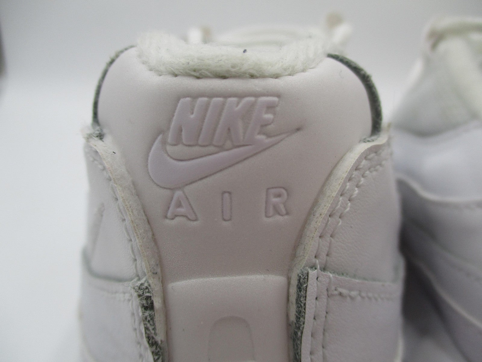 Nike Air Max 95 Shoes Youth Size 6.5Y Triple White Leather Sneakers CJ3906-10011