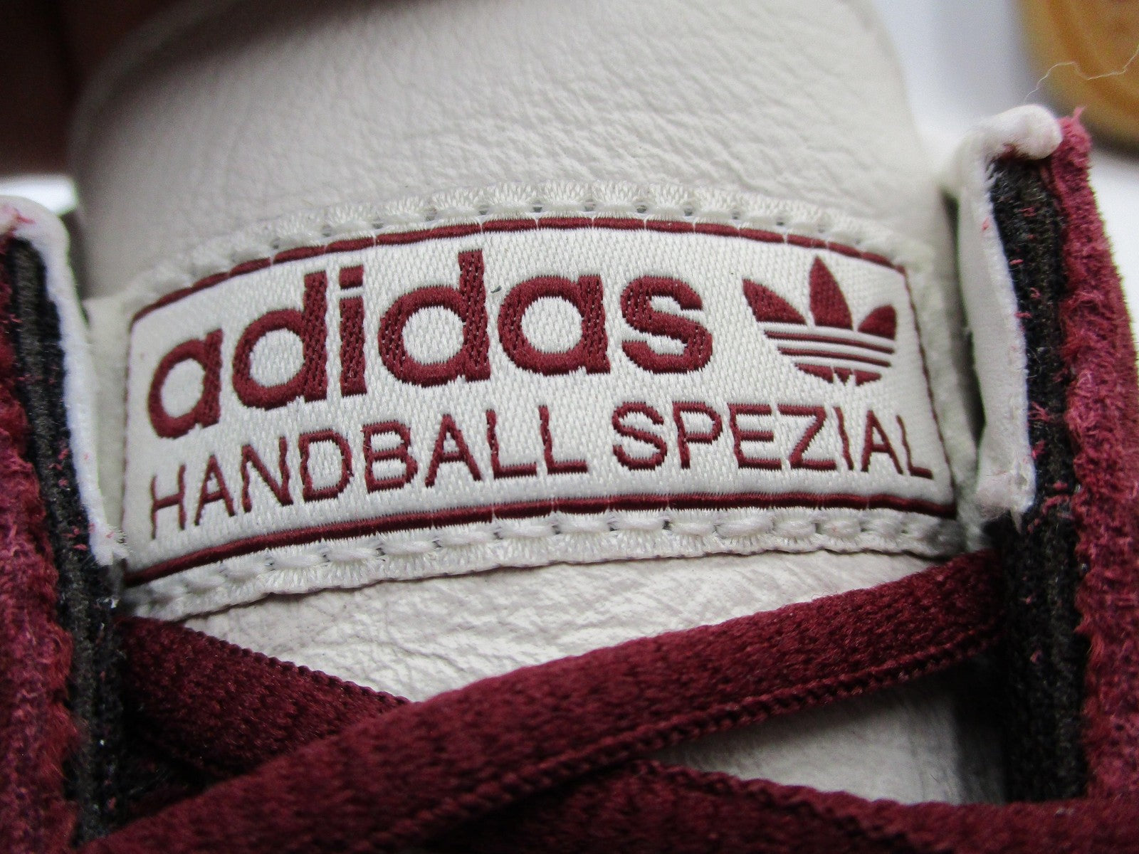 Adidas Handball Spezial Shoes Mens Size 11 Shadow Red Cloud White Gum JH54399