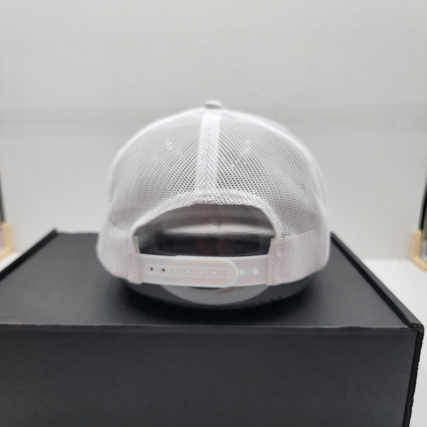 Lazy J Ranch Wear Texas White Snapback Hat Yupoong Mesh Trucker Cap Preowned3