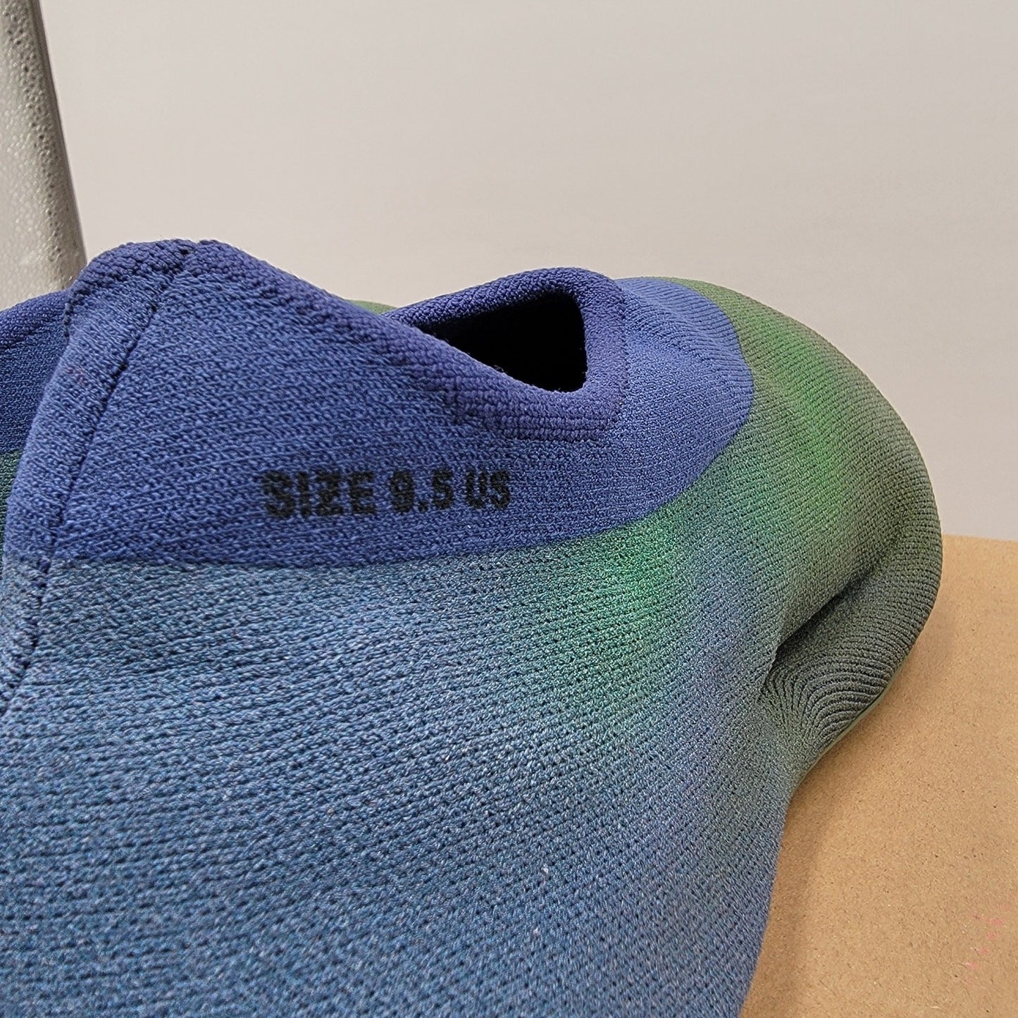 Adidas Yeezy Knit Runner 'Faded Azure' Mens Sz 9.5 FZ59076