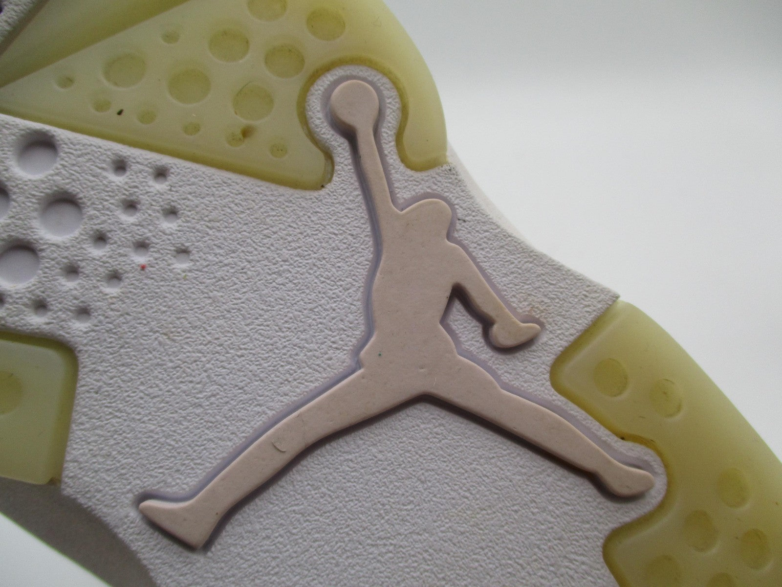 Air Jordan 6 Retro Gold Hoops Shoes Womens Size 7 White Pink Sneakers DH9696-10017