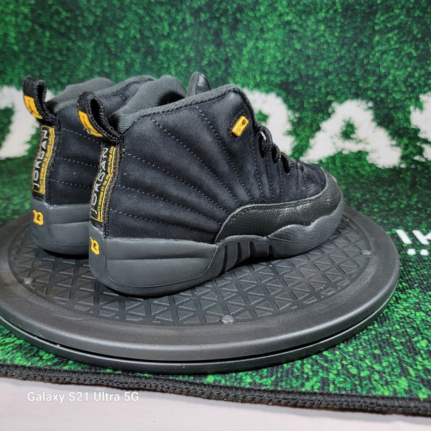 Nike Jordan 12 Retro Black Taxi Lace up high top sneakers sz 13.5 childs3