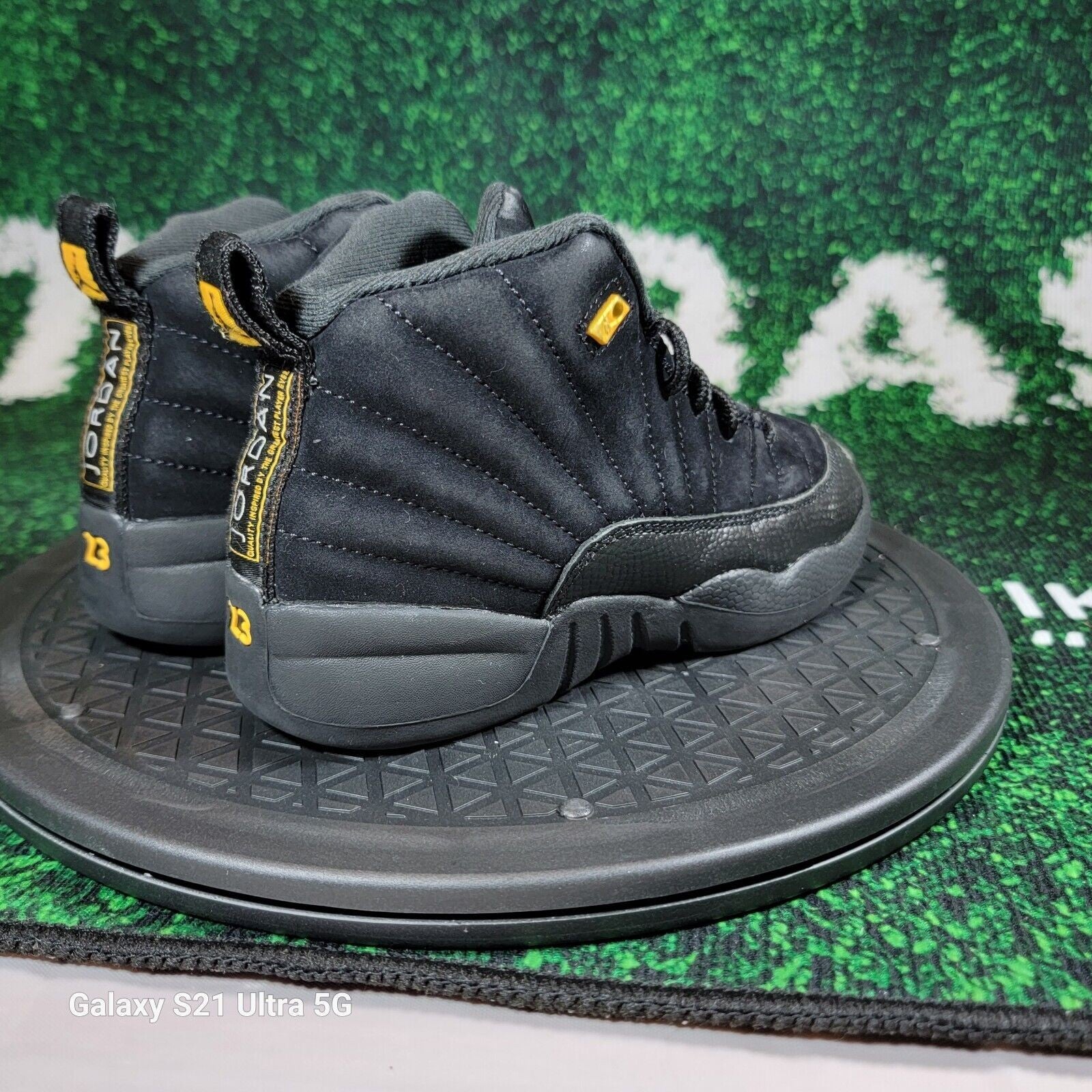 Nike Jordan 12 Retro Black Taxi Lace up high top sneakers sz 13.5 childs3
