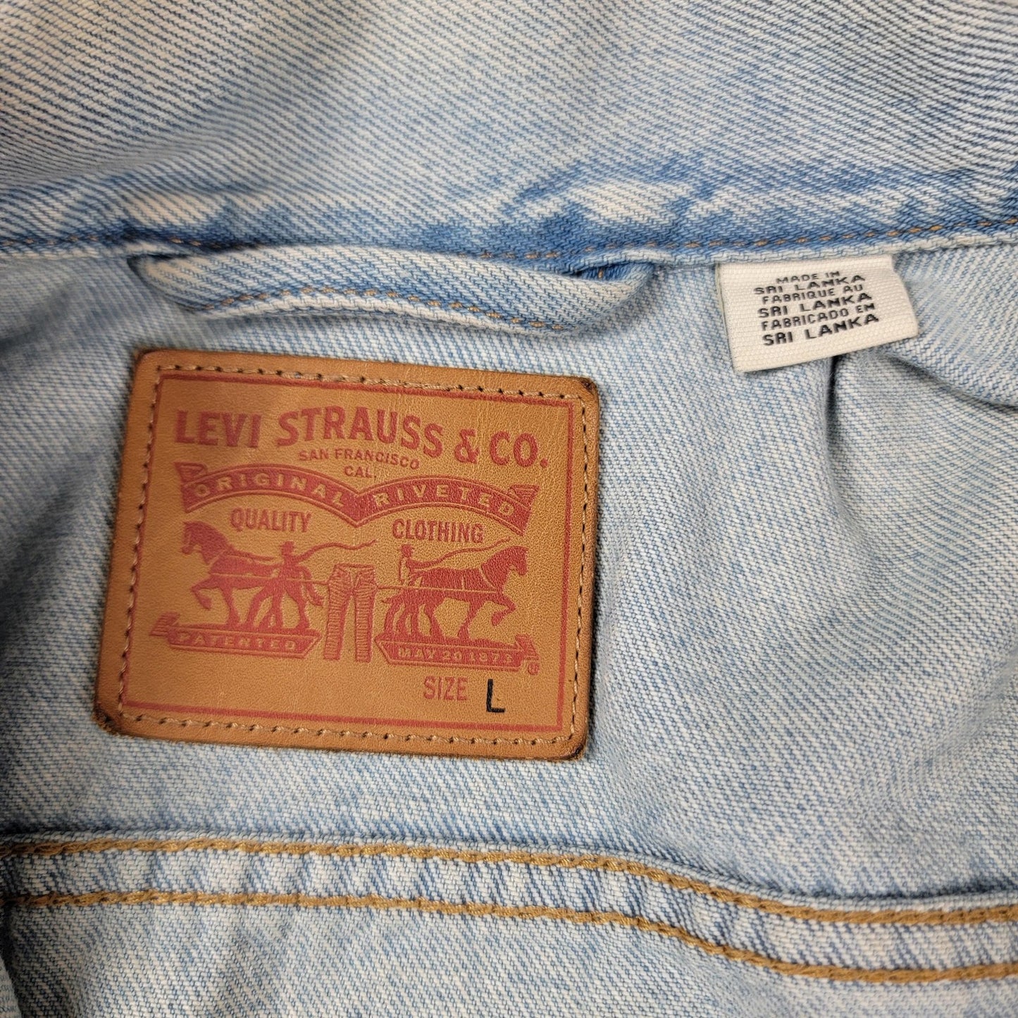 Levi Strauss Jacket Womens Lg Denim Trucker Distressed Button Up 299450009 11533