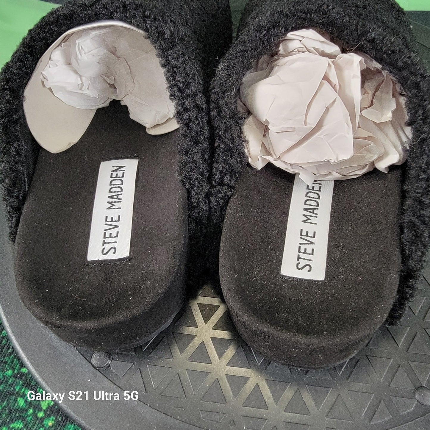Steve Madden Women's Size 5, Vessel Faux Fur Slide Closed Toe Black Slippers 3