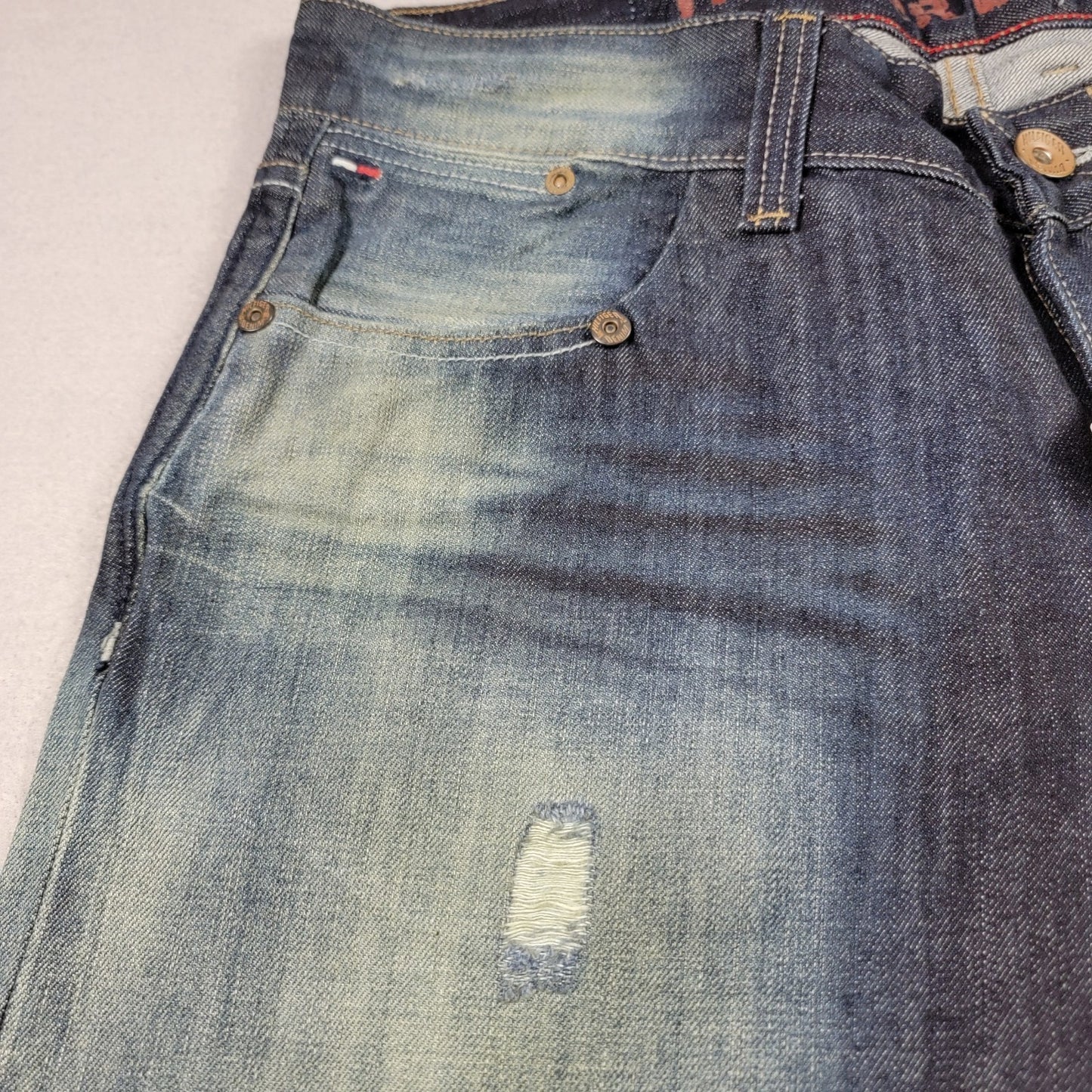Tommy Hilfiger Denim Jeans W36 L32 Blue Destruction Abrasion Straight Leg NWT9