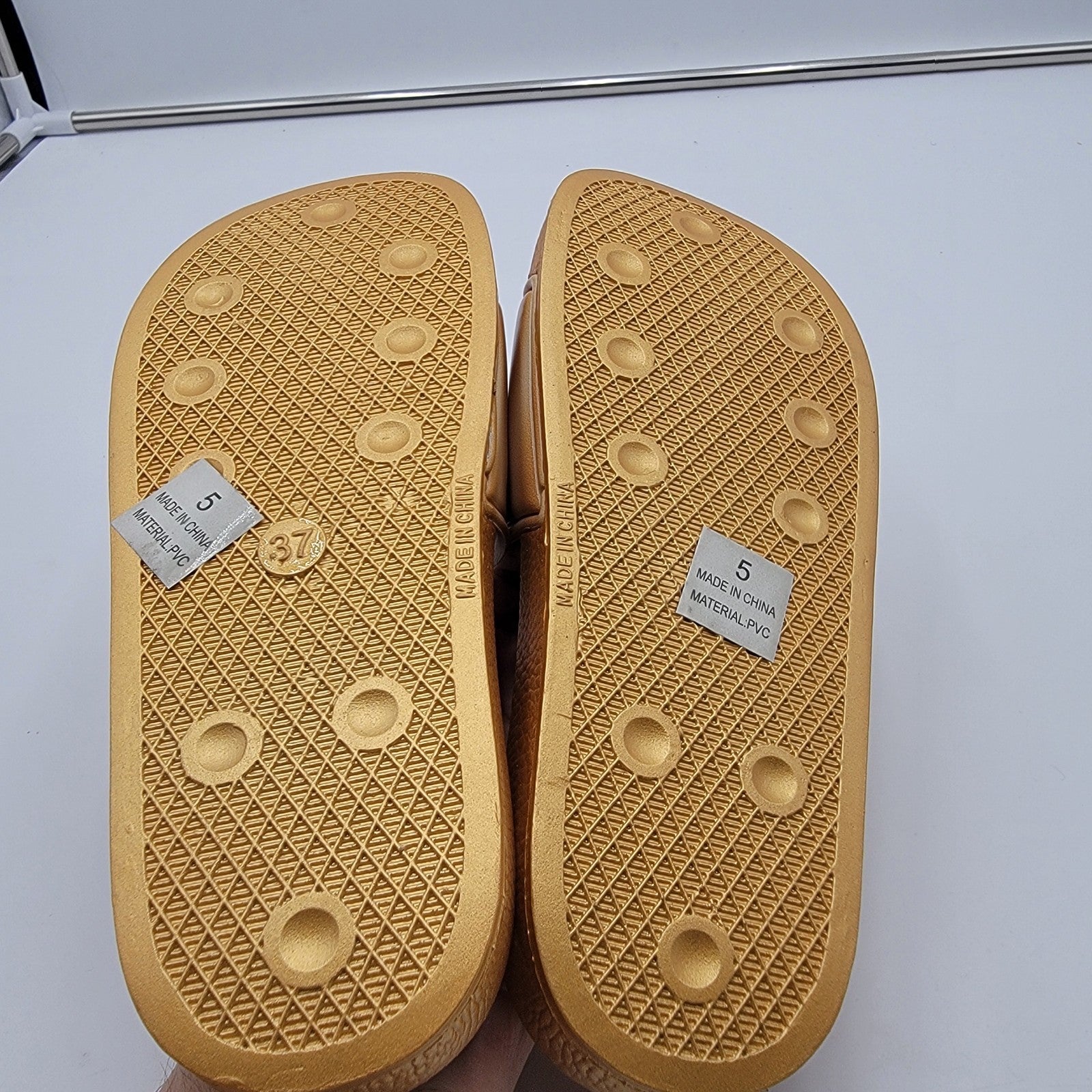 Lisa "Left Eye" Lopes Legacy Slides Cross Colours Sz 5 Women4
