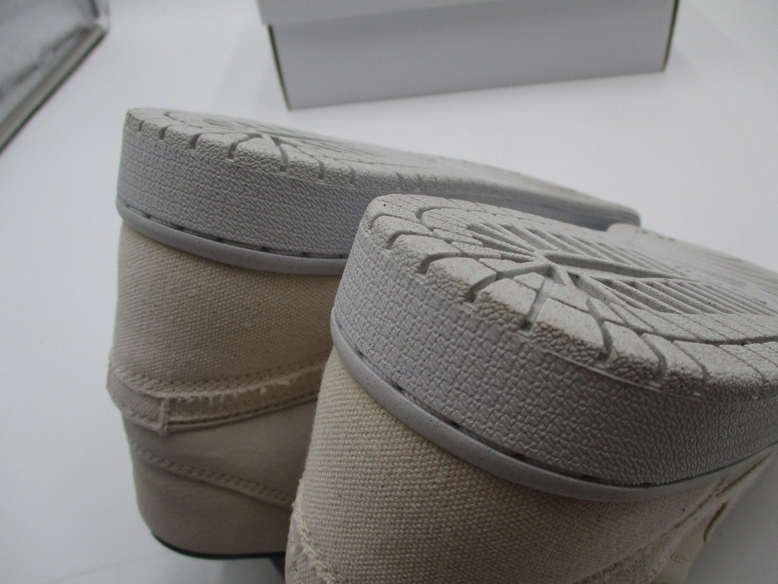 Air Jordan 1 Mid SE Shoes Womens Size 8 Sanddrift Sail Midnight Navy DM9126-1047