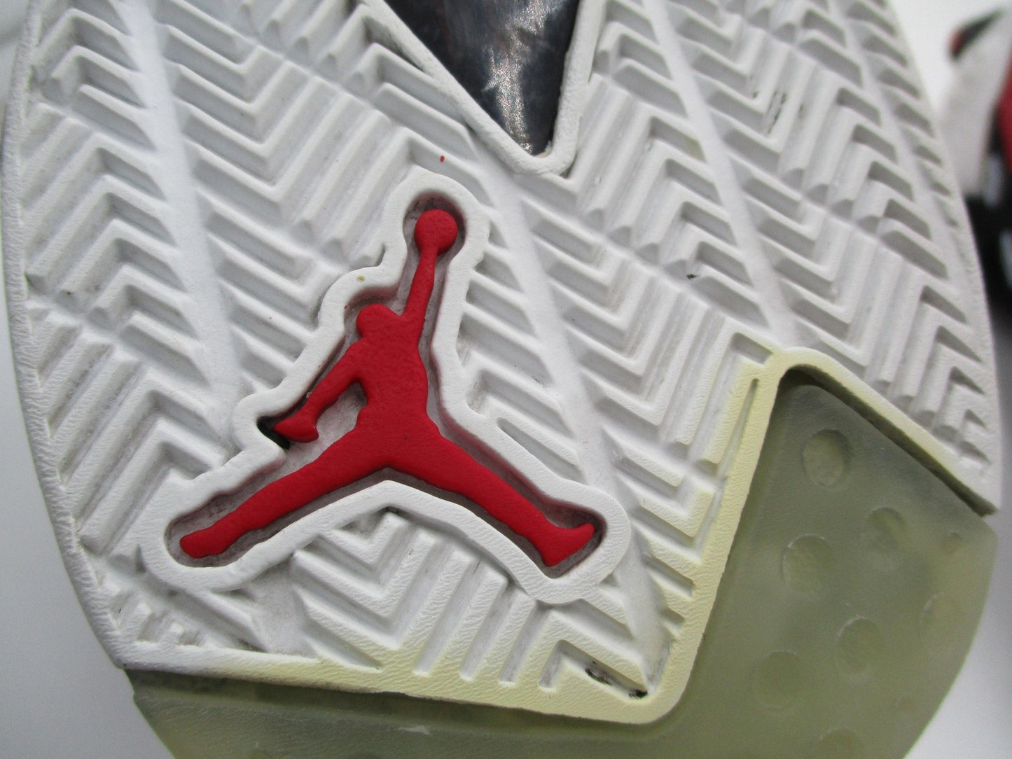 Nike Air Jordan 61723 Shoes Youth 6Y Black Red White Bred DM1159006 1L112
