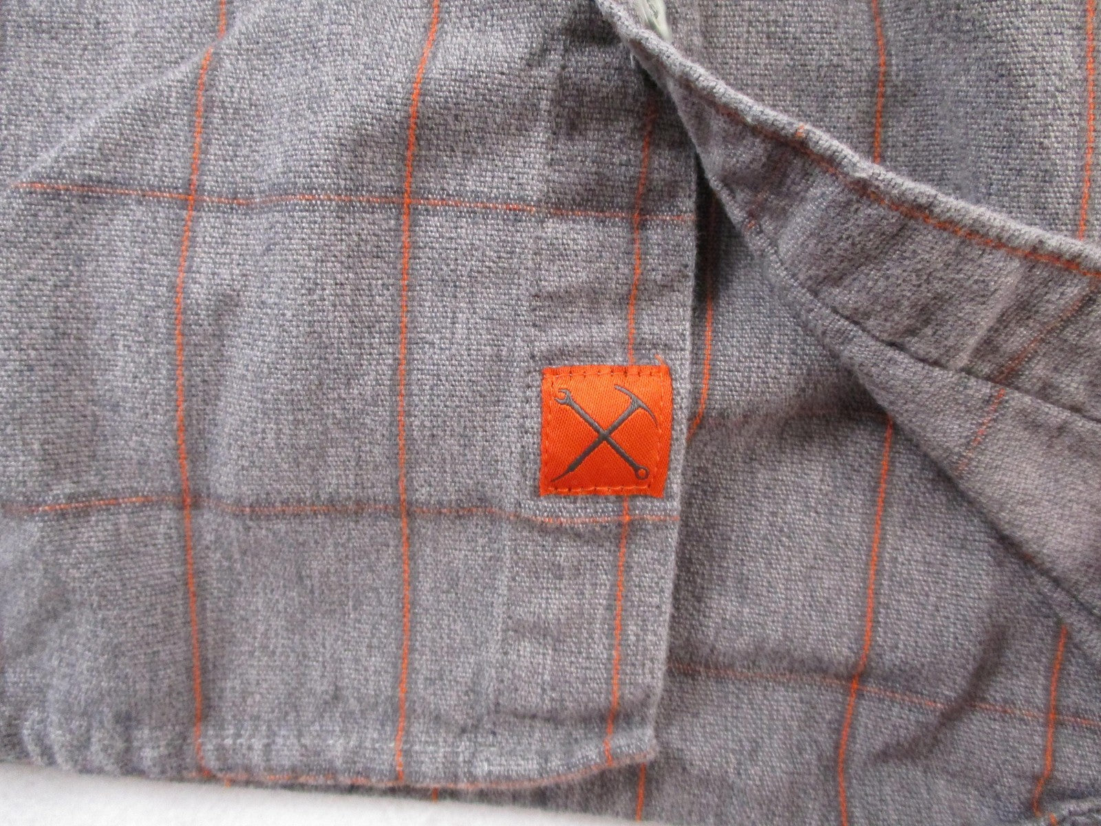 Mountain Hardwear Shirt Mens Med Gray Plaid Flannel Long Sleeve Button Up 16066