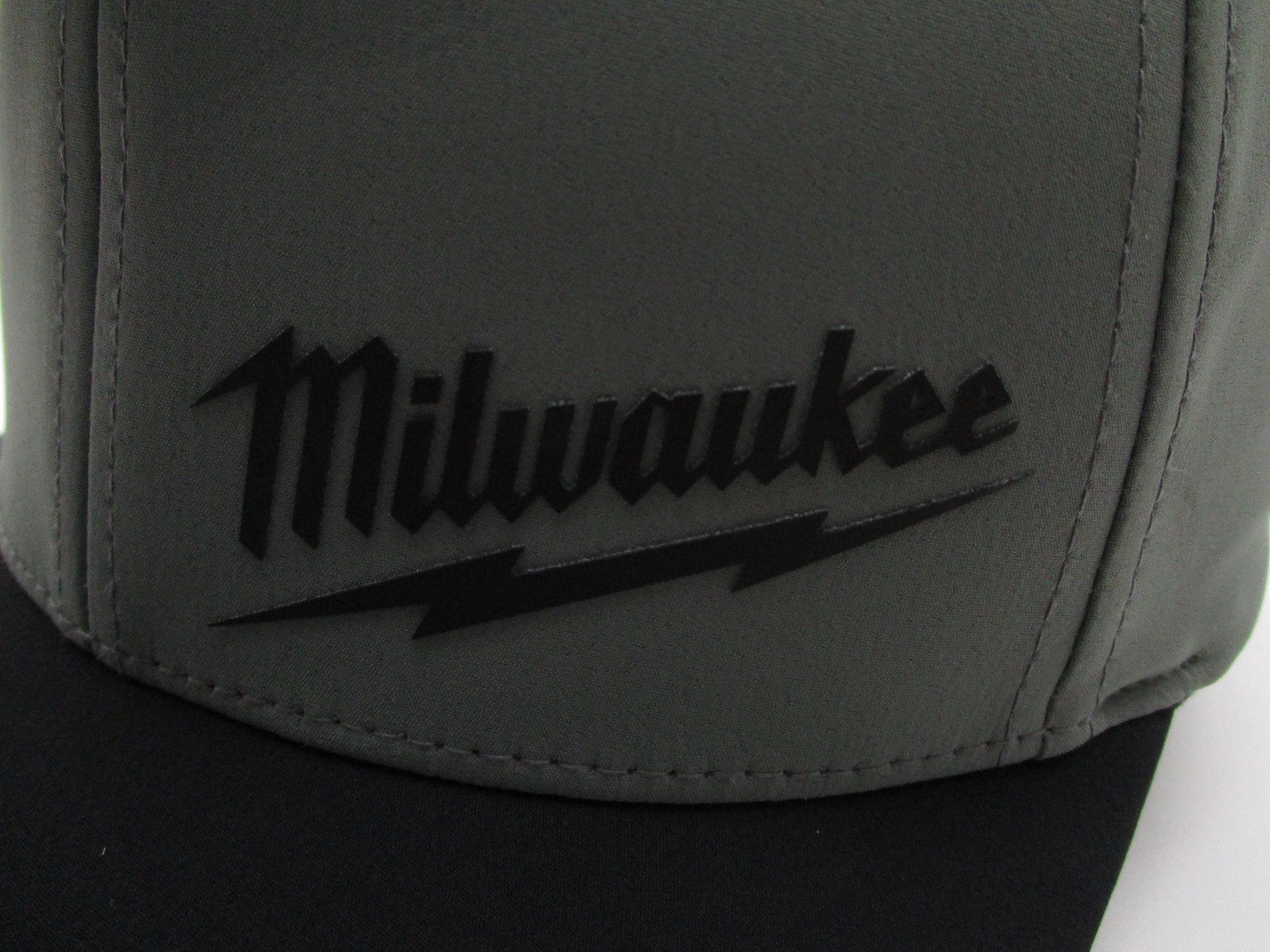 Milwaukee Hat Cap Baseball Fitted Mens Medium Gray Black Workskin Flexfit1