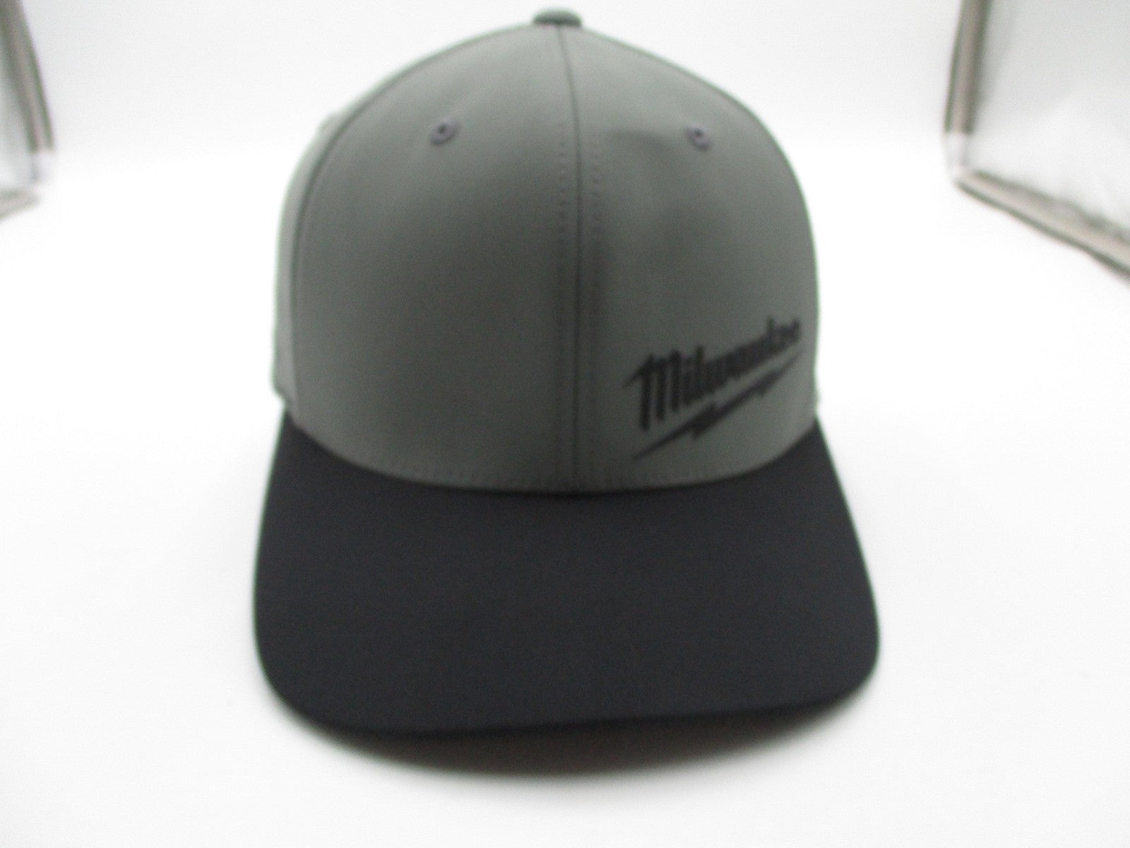 Milwaukee Hat Cap Baseball Fitted Mens Medium Gray Black Workskin Flexfit0