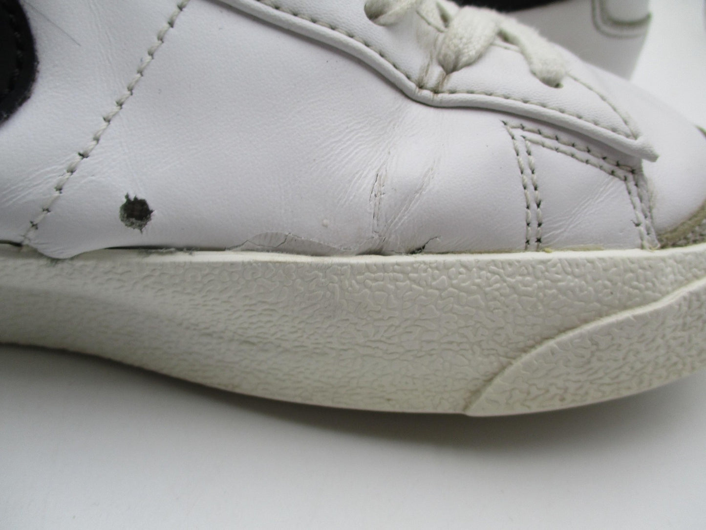 Nike Blazer Low '77 Shoes Mens Size 10.5 White Black Leather Sneakers DA6364-1017