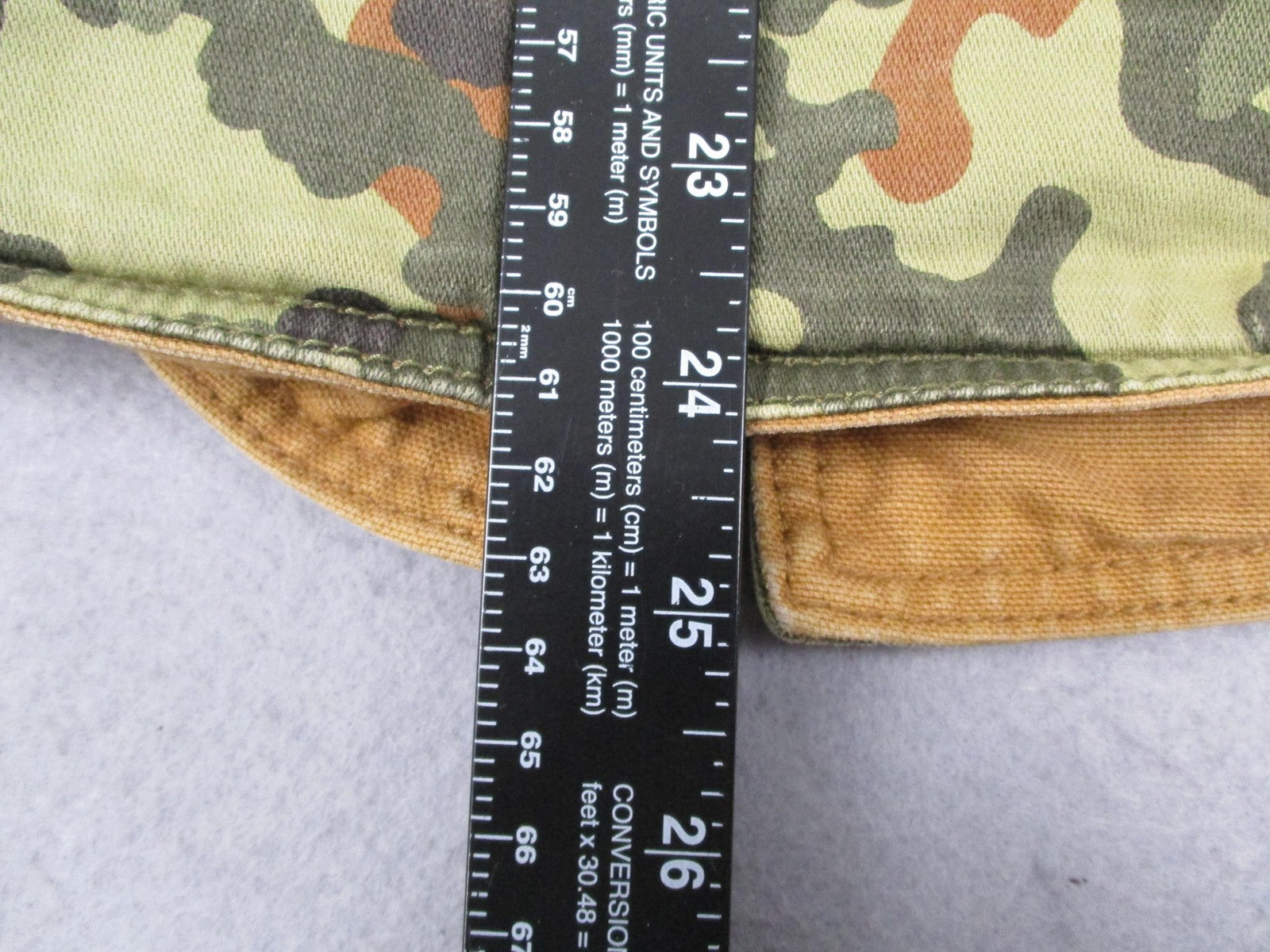 Cult of Individuality Vest Mens Medium Tan/Camo Canvas Reversible