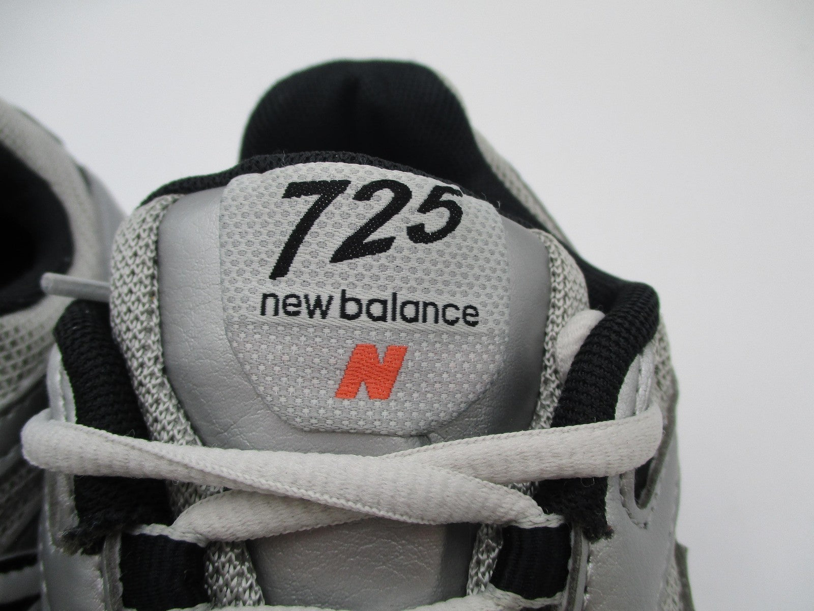 New Balance 725v1 'Metallic Silver Raincloud' Mens Sz 8.5 ML725UB (1R6)6