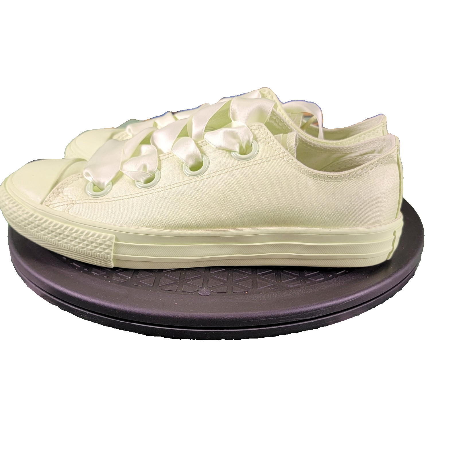 Converse CTAS Big Eyelets OX Tinker Bell Barely Volt Junior Size 4Y 661876C1