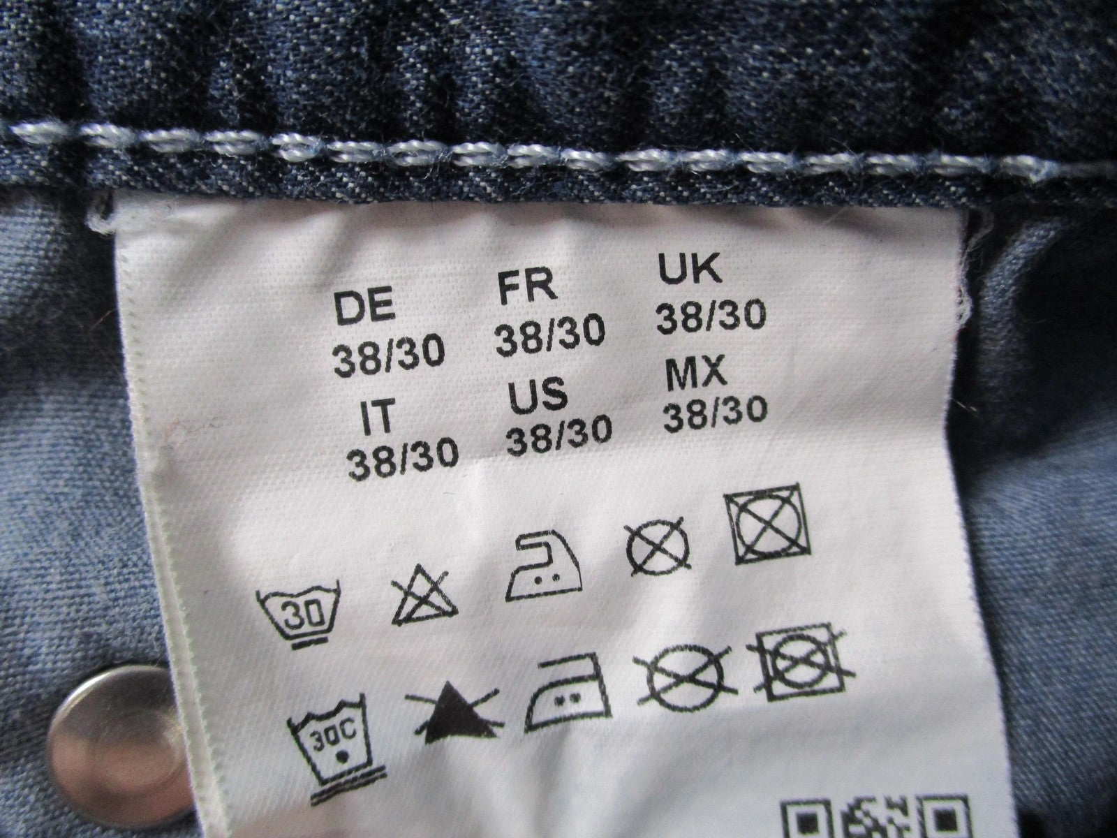 Hugo Boss Jeans Mens 38x30 Blue Maine1 Rinse Stretch Straight Leg Denim 14345