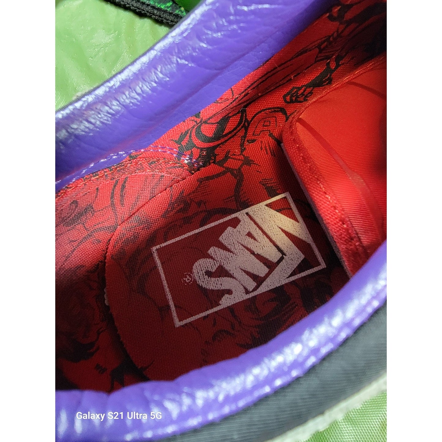 Vans Marvel x Old Skool 'Avengers' Size 11 VN0A38G1U3V6