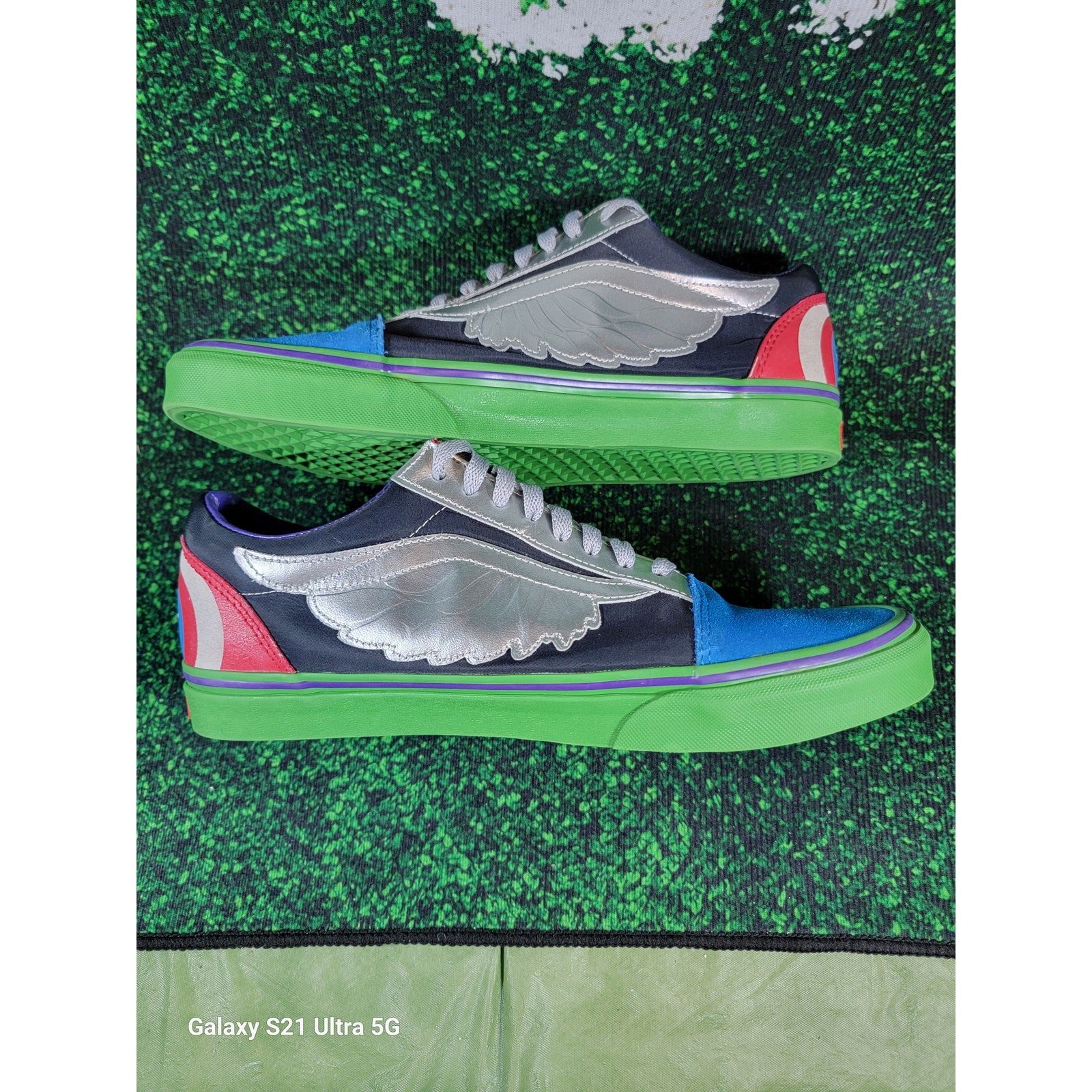 Vans Marvel x Old Skool 'Avengers' Size 11 VN0A38G1U3V2