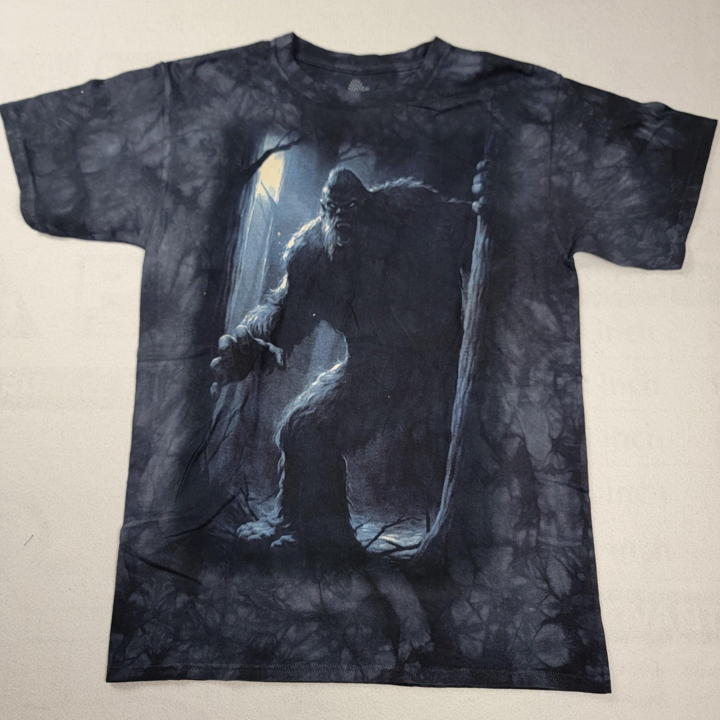 2 Pack The Mountain T shirts Age of Dragons & Bigfoot Sz M