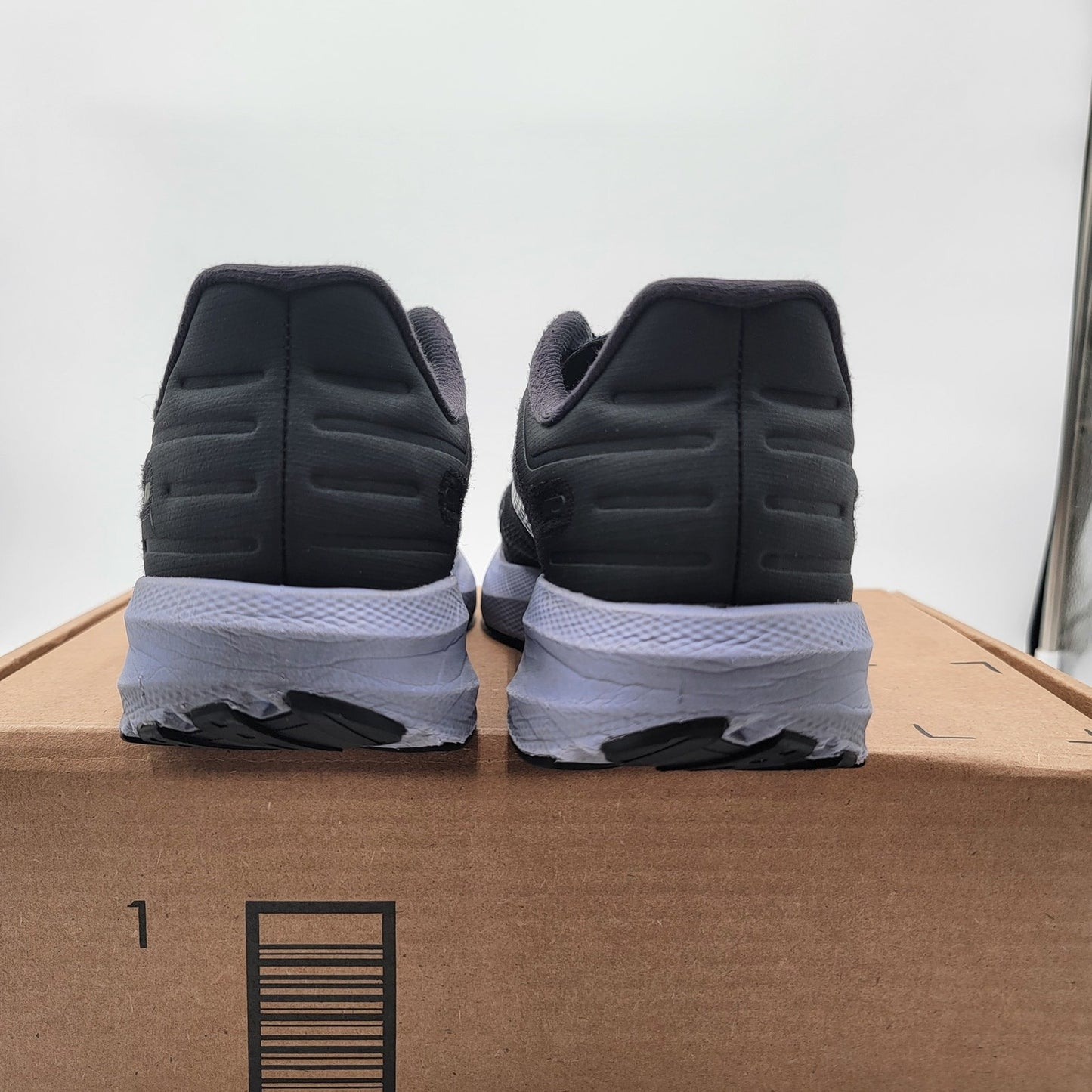 Brooks Wmns Launch 9 'Black Ebony Purple' Sz 10 120373 1B 060