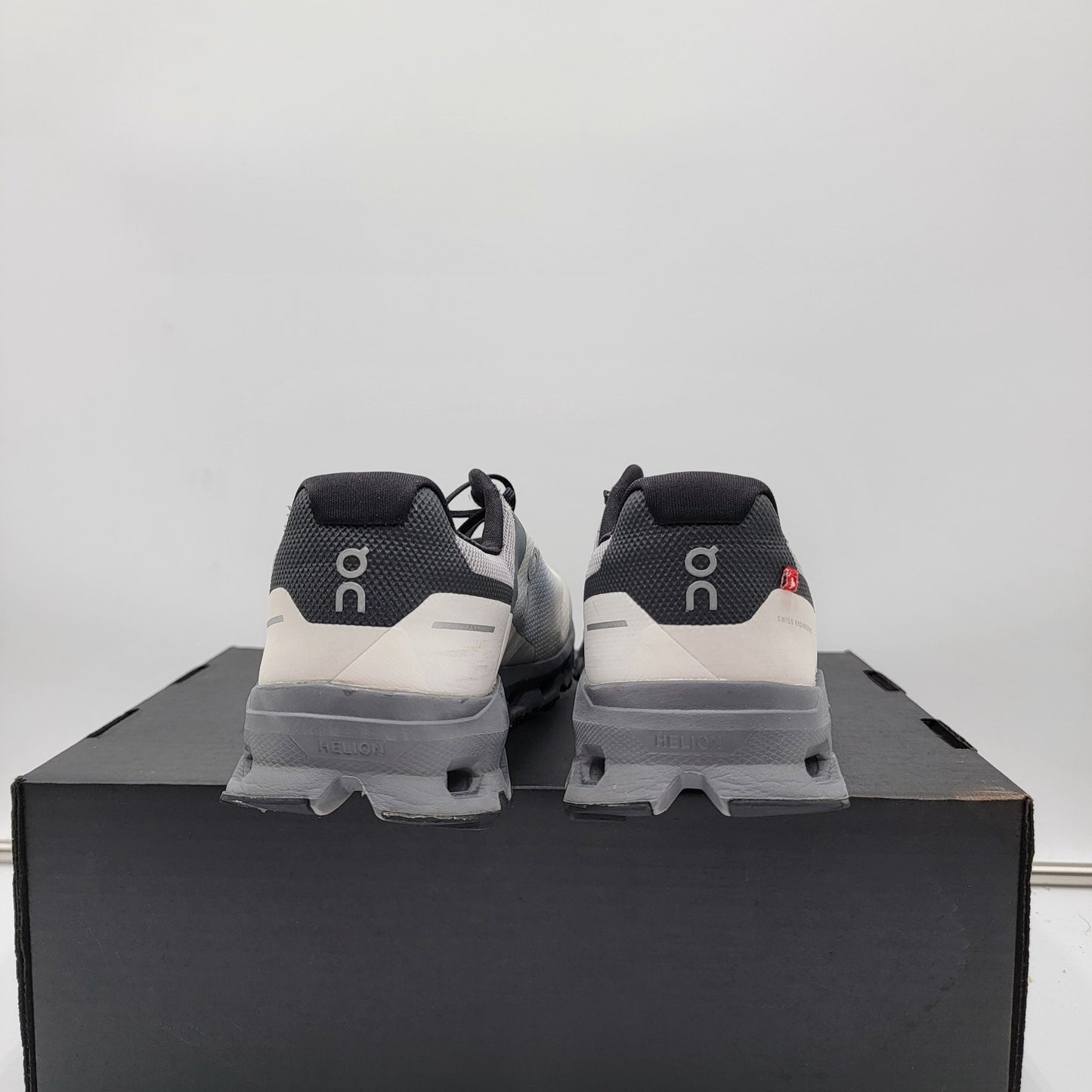 On Cloudvista Alloy/Black (Women’s US 9 = EU 40.5) Running Shoes