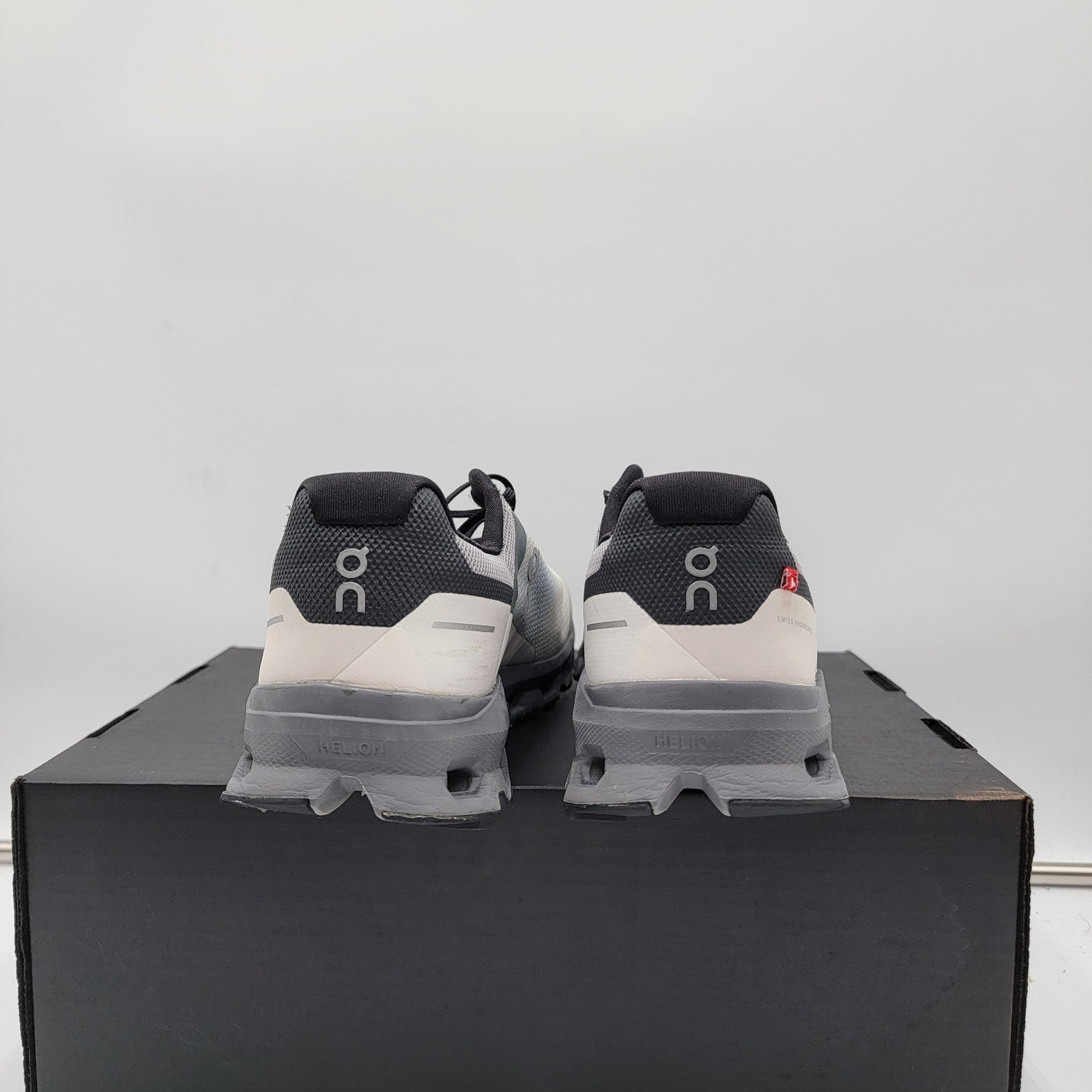 On Cloudvista Alloy/Black (Women’s US 9 = EU 40.5) Running Shoes