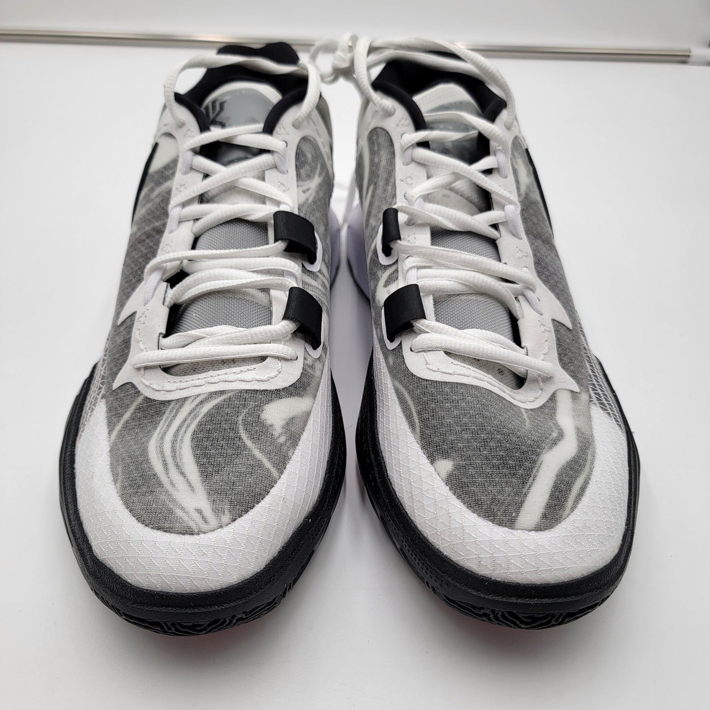 Nike Kyrie 8 'White/Black' Sz 11.5 DJ6017-101