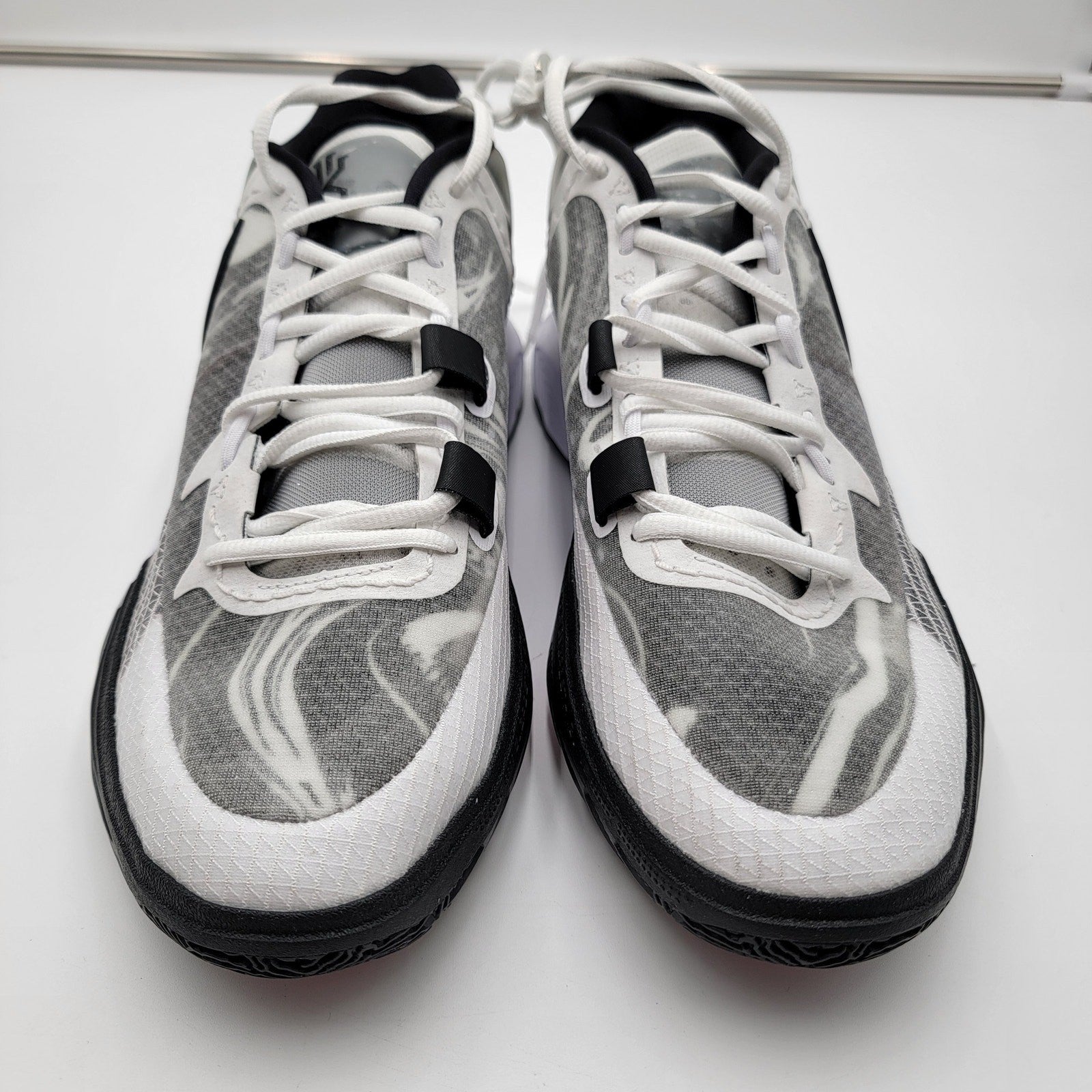 Nike Kyrie 8 'White/Black' Sz 11.5 DJ6017-101
