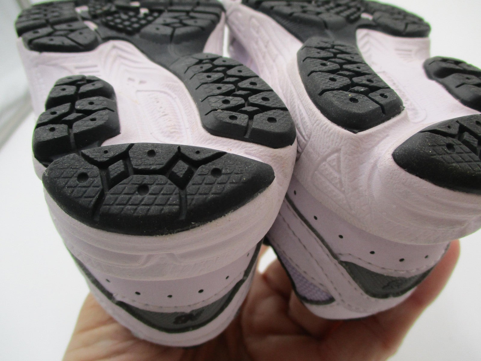 New Balance IC2002PL Shoes Kids Size 5 Purple 2002R Running Athletic Sneaker 1R711