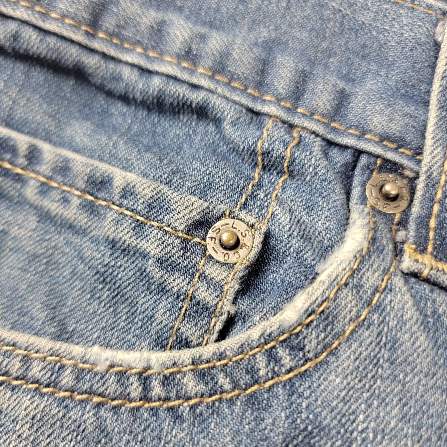 Levis 505 Jeans Mens 32x32 Straight Fit Denim Classic Medium Wash Distressed 9613