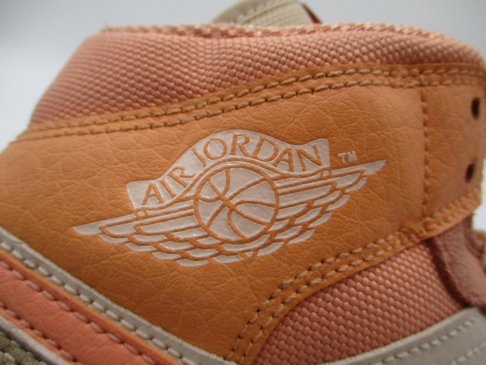 Air Jordan 1 Mid SE Shoes Womens Size 8 Apricot Orange Guava Ice DH4270-800 1K211