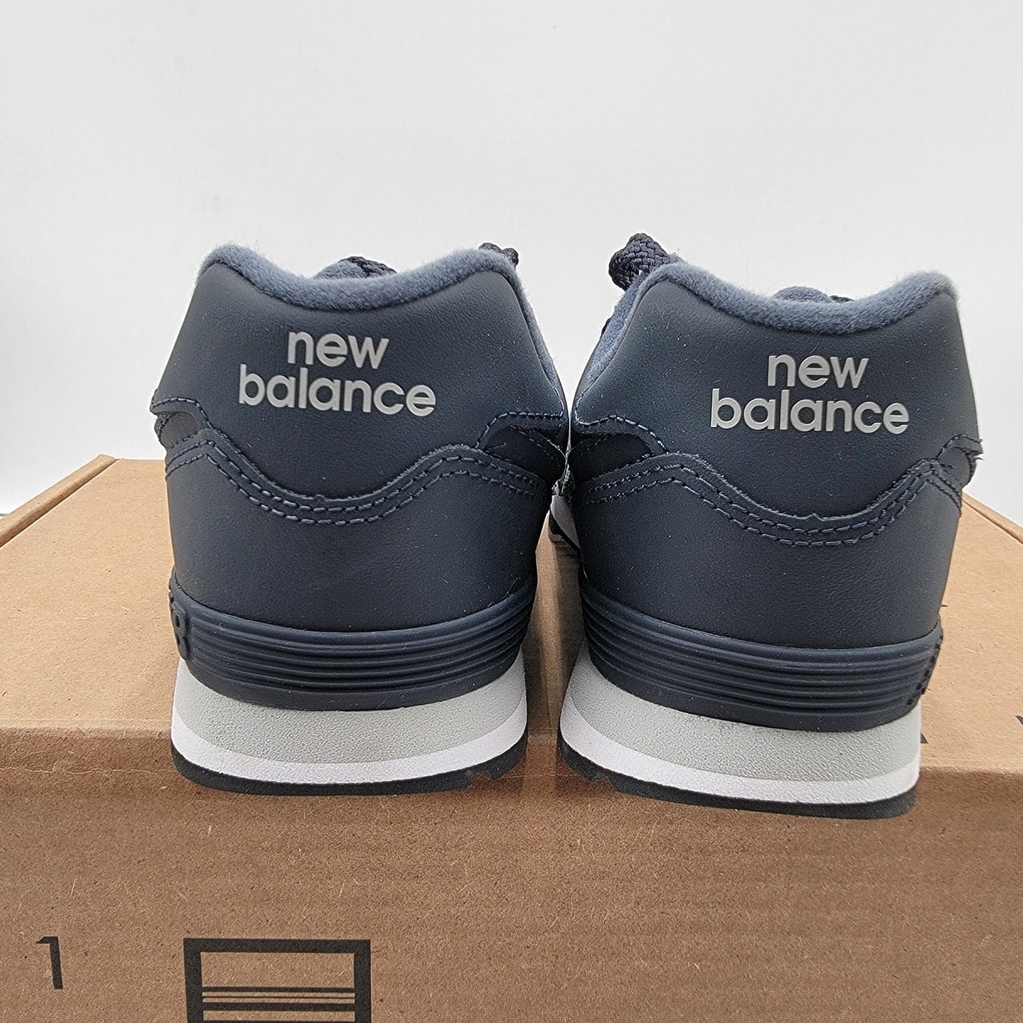 New Balance 574 Classic Blue Leather Sneakers  Sz 4Y/5.5W4