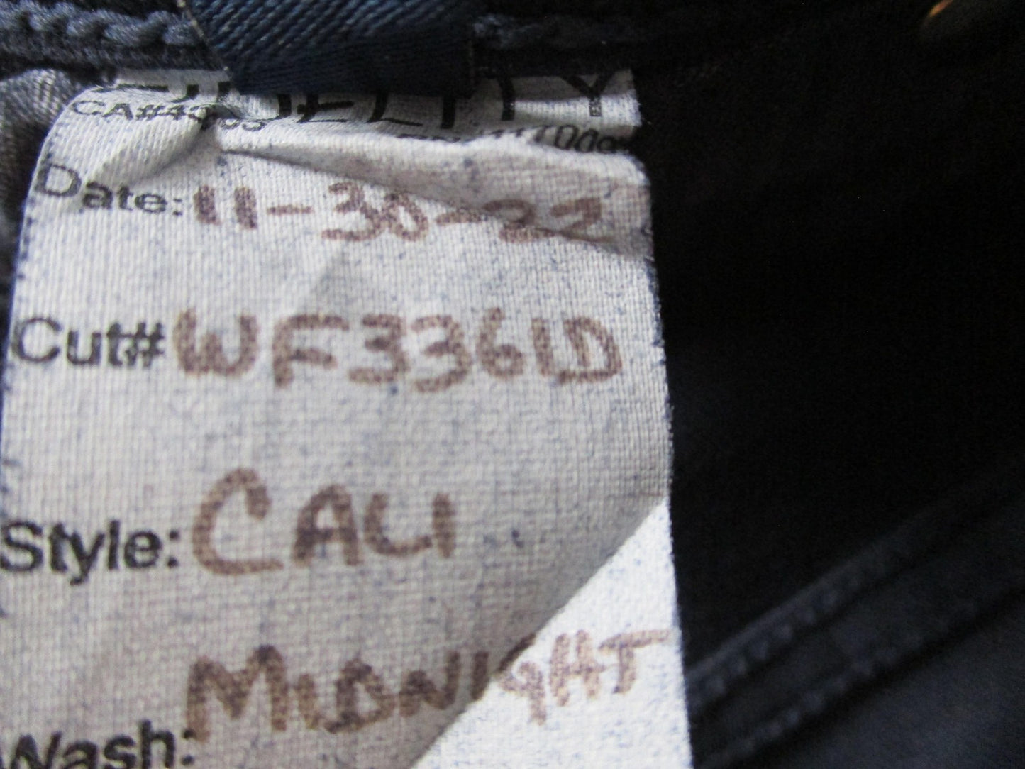 Fidelity Denim Cali Jeans Womens 26 Blue Navy Dark Wash Straight Slim New 14669