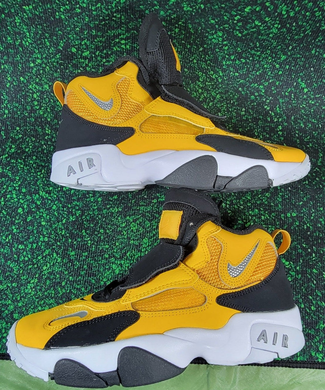 Nike Air Max Speed Turf GS 'University Gold' Sz 6Y BQ96327002