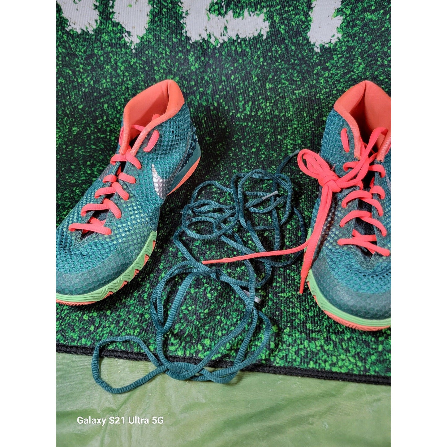 Nike Kyrie Irving 1 Venus FlyTrap Shoes  6Y Youth Boys 3 Green 71721931312