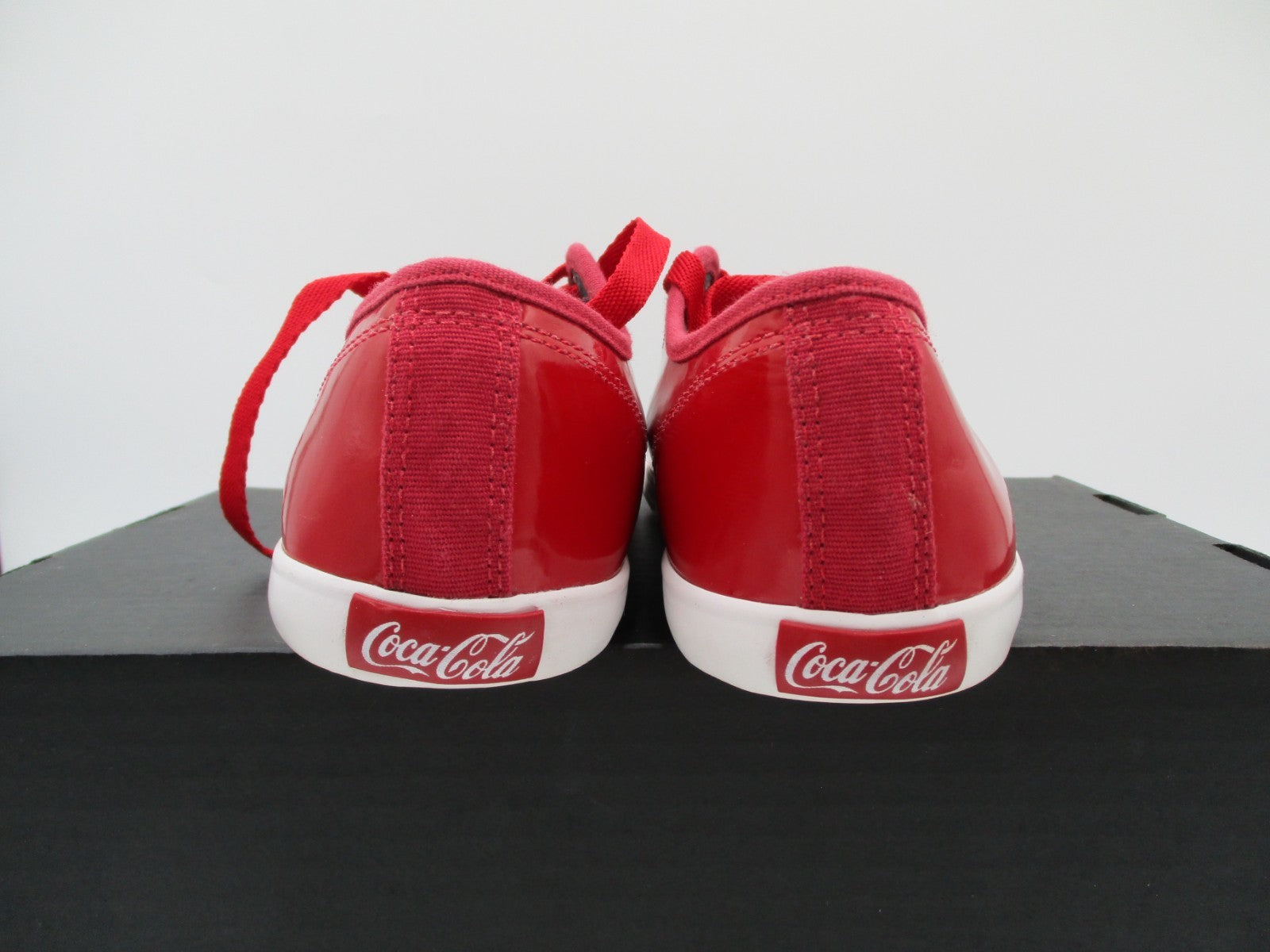 RARE CocaCola Brazil Womens US 5 Red Low Top Sneakers Patent Glossy (1G6)5