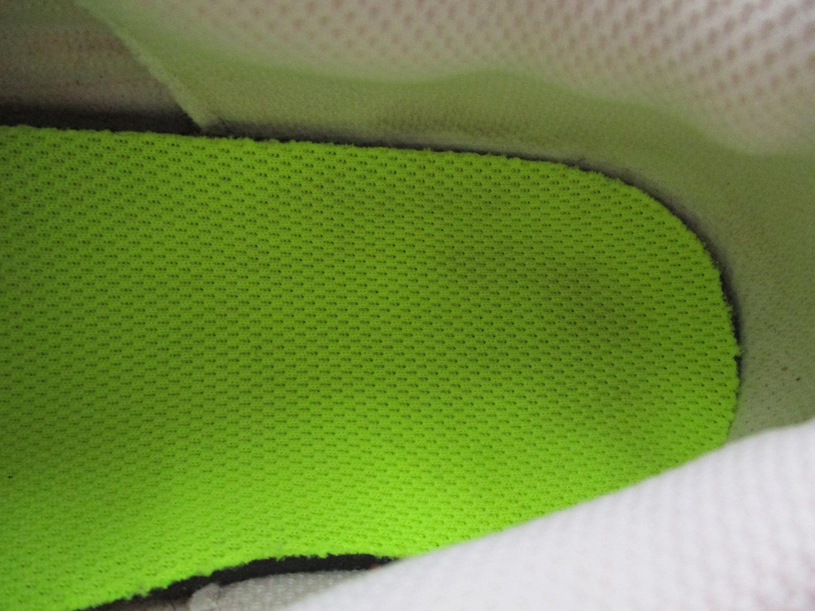Nike Air Max 97 Shoes Youth Sz 7Y White Volt Logo Print 921522108 Sneakers 1T38