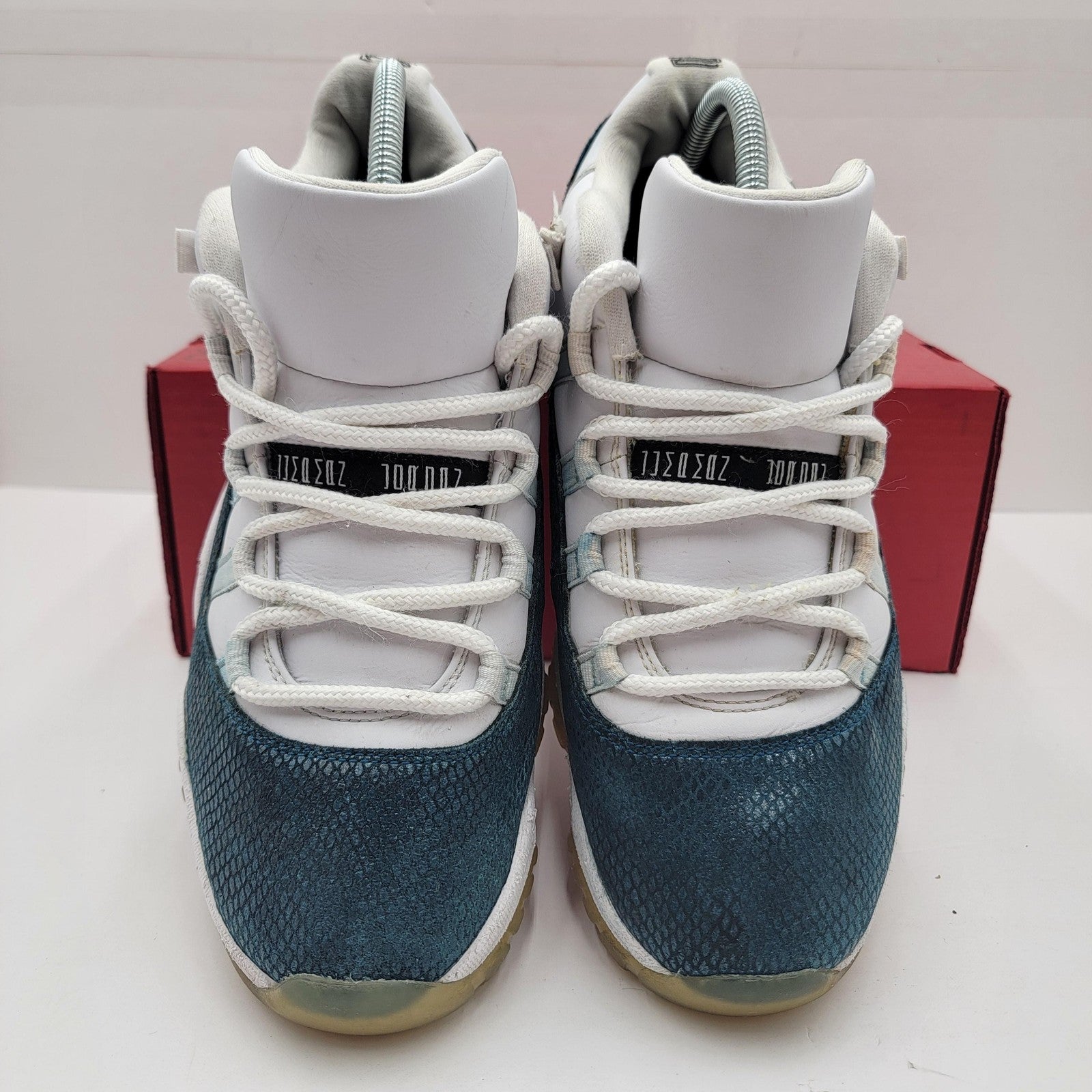 Jordan 11 Low IE Mens Size 10 White Navy Snakeskin Retro 2019 CD6846102