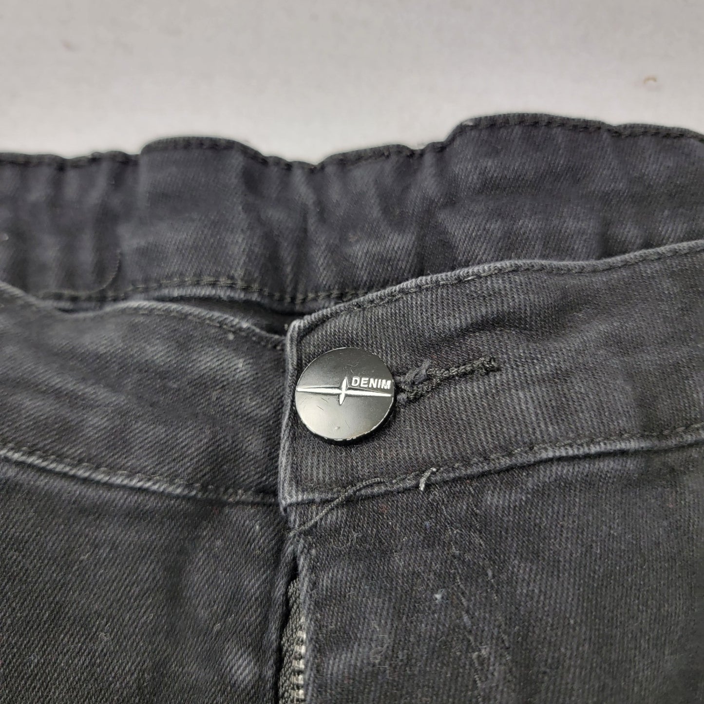 Men’s Black Skinny Jeans XL Painted Graphic Smiley Face Denim