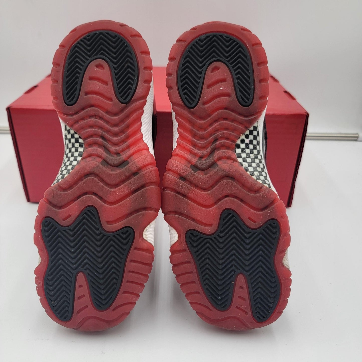 Air Jordan 11 Retro Bred Shoes Youth Size 5Y Patent Leather 378038061