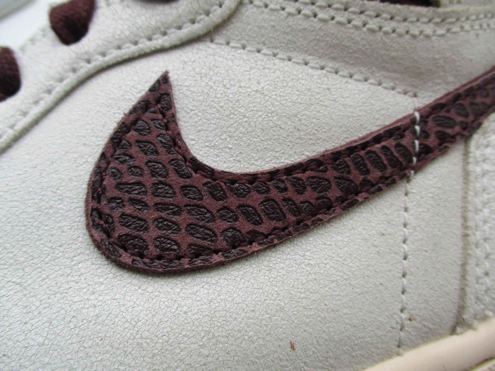 Nike Air Jordan 1 High OG A Ma Manière Men's Size 8 Sail Burgundy DO7097-100 1G17